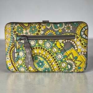 Vera Bradley Lemon Parfait All-In-One Wallet Clutch